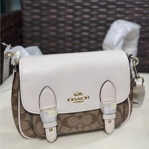 Coach Lucy Crossbody In Signature Canvas Khaki Chalk